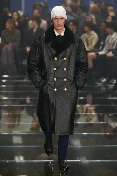 Look 35